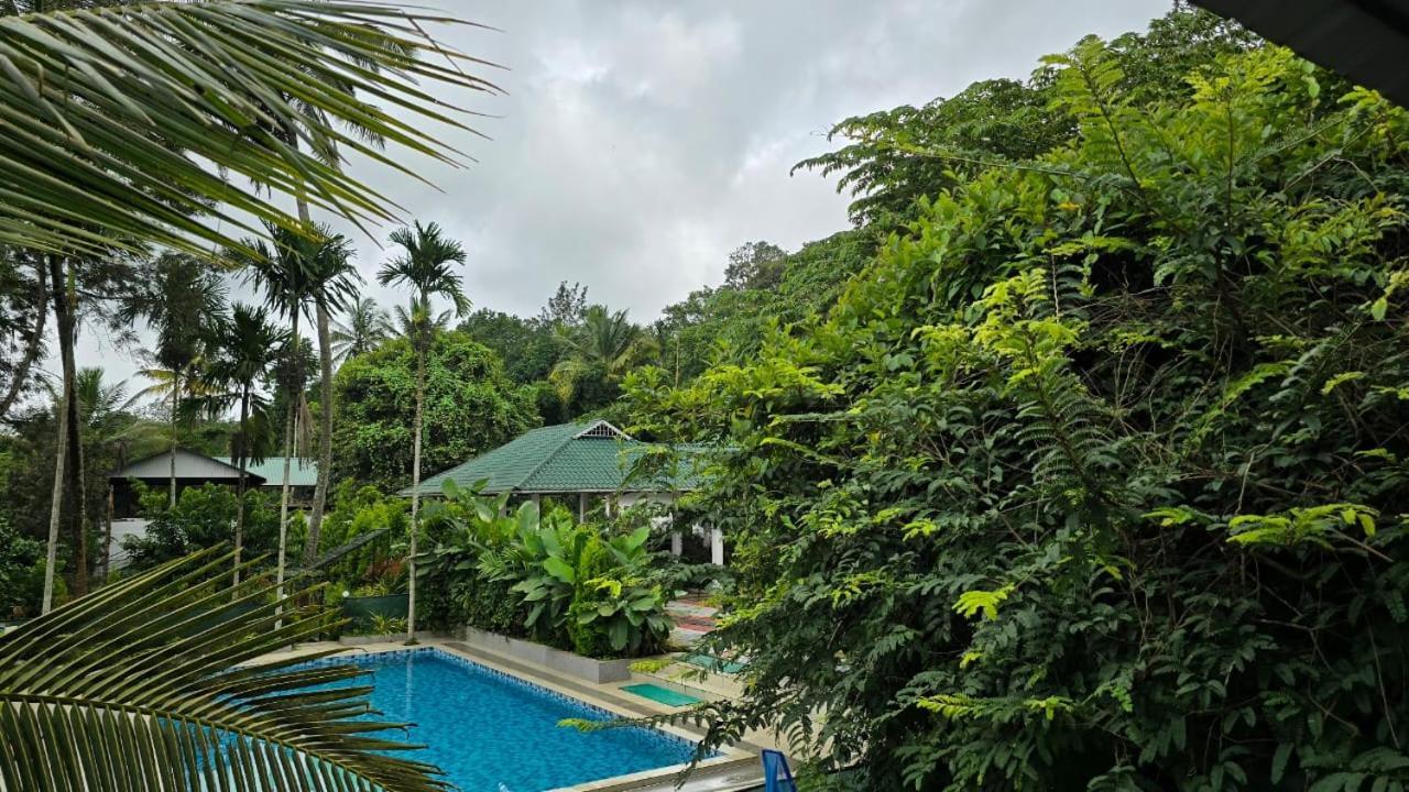 Green Aura Private Villas Sultan Bathery Bagian luar foto