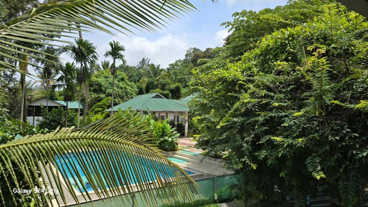 Green Aura Private Villas Sultan Bathery Bagian luar foto