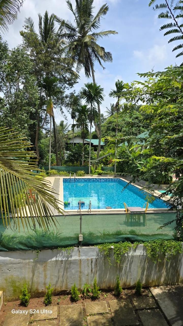 Green Aura Private Villas Sultan Bathery Bagian luar foto